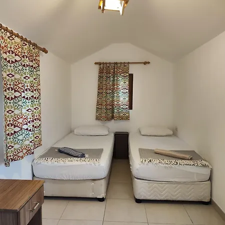 Δωμάτια σε οικογενειακή κατοικία 7 Garden /